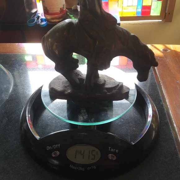 Very solid heavy metal bookend End of Trail horse and rider - Picture 13 of 14